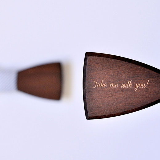 Wooden bow tie with your monorgam